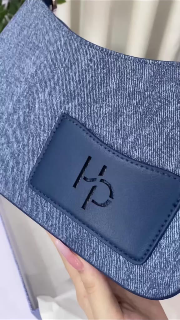 Túi Xách Nữ Hobo Đáy Vuông Love Charm HAPAS - TDV240358 | BigBuy360 - bigbuy360.vn