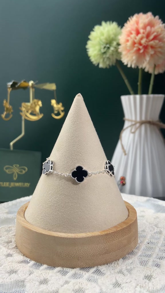Lắc tay bạc nữ TLEE năm charm hoa cỏ bốn lá đơn sắc sang trọng đá 10mm TLEEJEWELRY LT0409 | BigBuy360 - bigbuy360.vn
