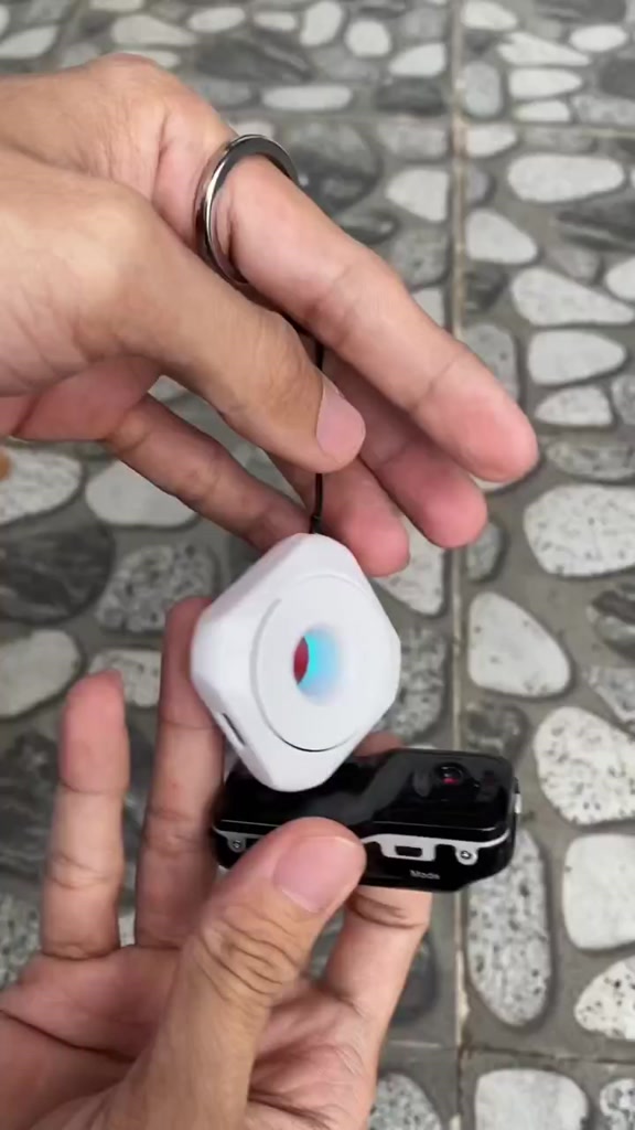 Máy Dò Hồng Ngoại Mini Phát Hiện Camera Quay Lén Chống Nhìn Trộm GrowTech | BigBuy360 - bigbuy360.vn