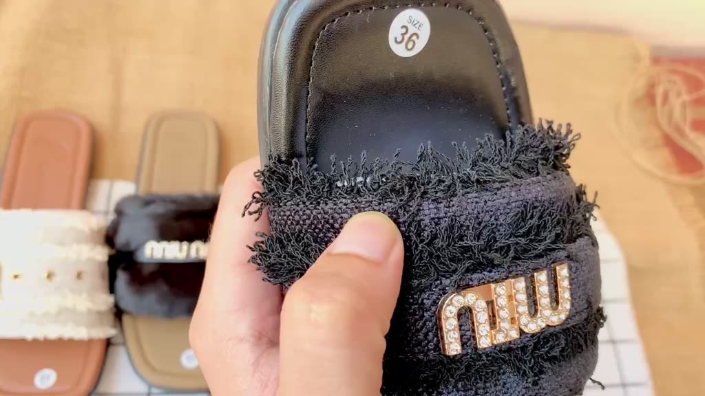 Dép lê nữ thời trang quai vải tua rua