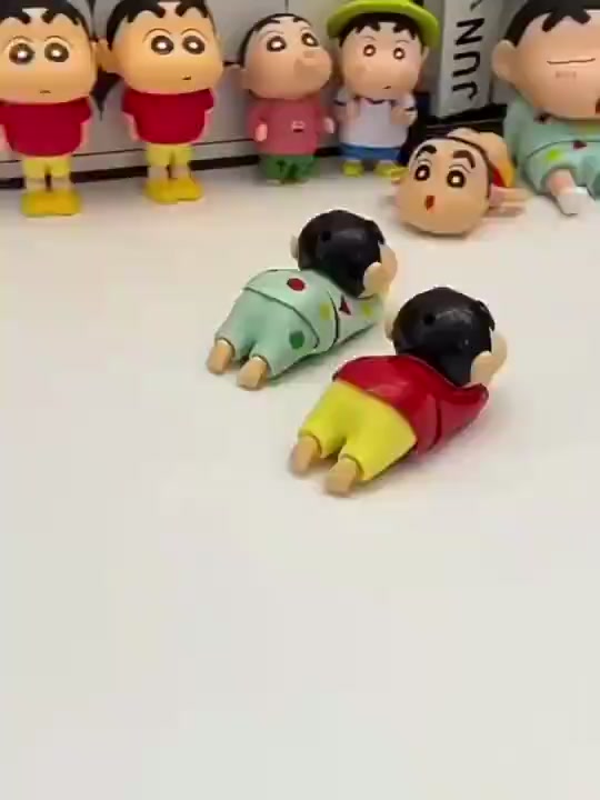 Đồ Chơi dây cót Shin Cậu Bé Bút Chì Shin ủn mông