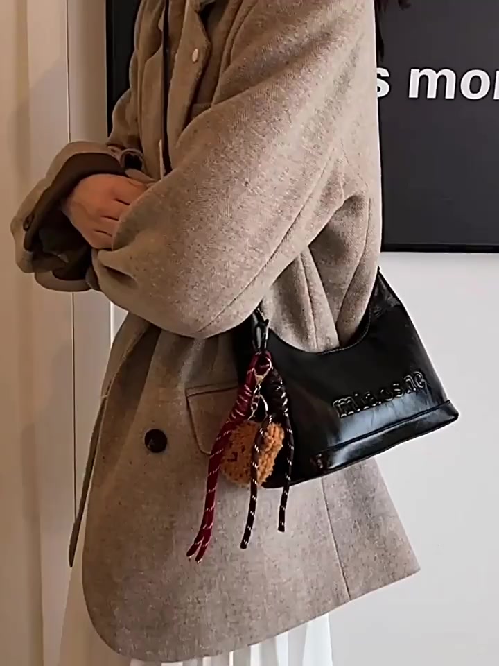 Túi xách nữ ROSASO đẹp mẫu mới hot trend 2024 cầm tay đeo chéo kèm móc khóa đẹp đi làm cà phê TX161 | BigBuy360 - bigbuy360.vn