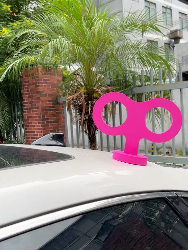 Miếng Dán Trang Trí Nóc Xe Hơi Hình Chìa Vặn Cót Độc Lạ