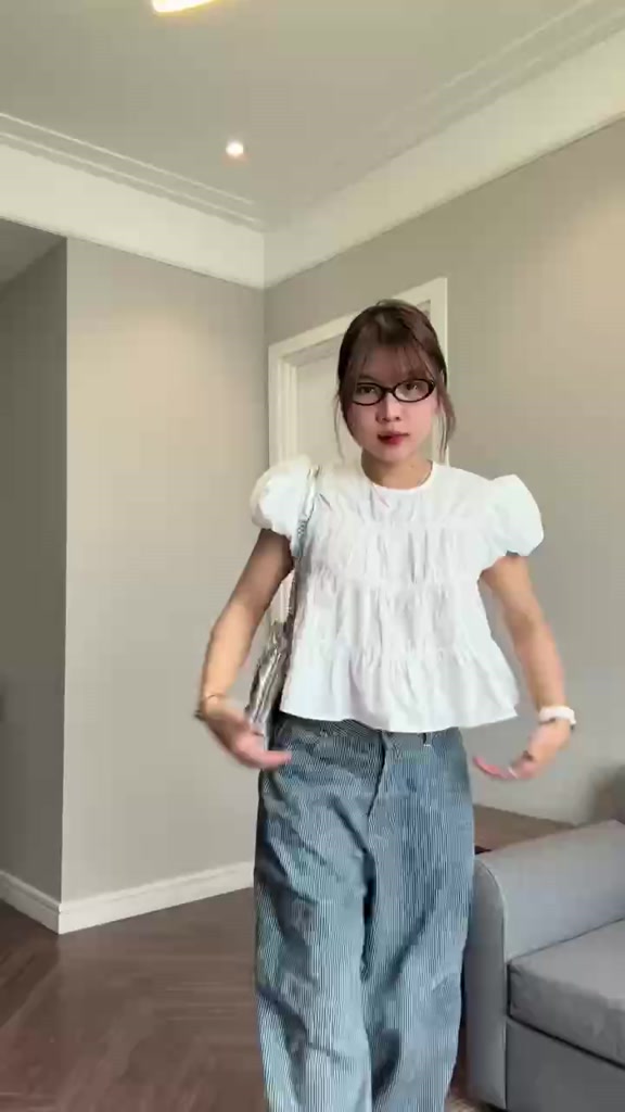 Áo BaByDoll Cổ Tròn UNI TOP Bun222 Cổ Tròn Tay Phồng Nữ Tính Dễ Phối Đồ | BigBuy360 - bigbuy360.vn