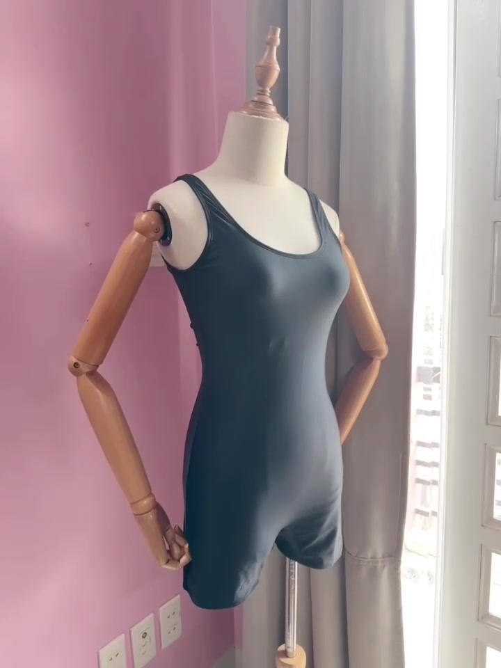 [ĐỒ BƠI CAO CẤP] Bikini, áo bơi liền mảnh khoét lưng chữ V FORM SHORT màu đen sành điệu | BigBuy360 - bigbuy360.vn