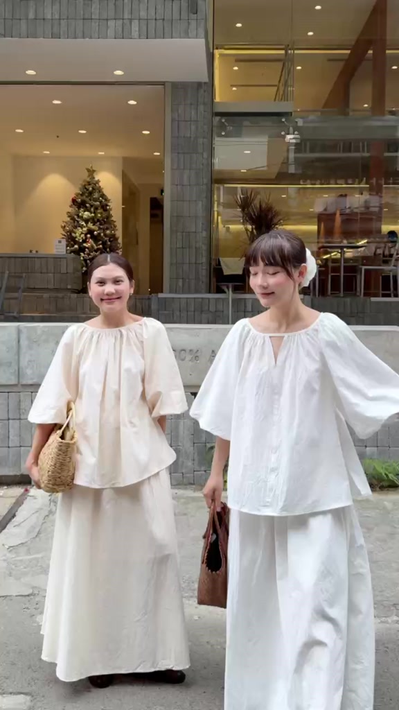 Áo tay lỡ phồng form babydoll | 𝐒𝐎𝐌𝐒 | 𝐎𝐯𝐚𝐥 𝐓𝐨𝐩 | BigBuy360 - bigbuy360.vn