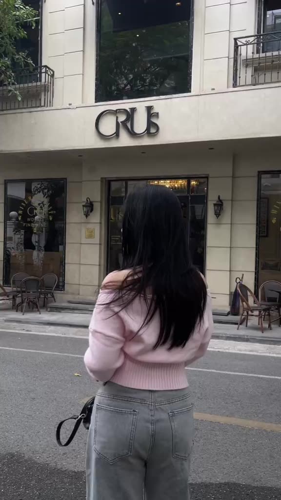 Áo len hồng trễ vai mỏng BABY PINK SWEATER | BigBuy360 - bigbuy360.vn