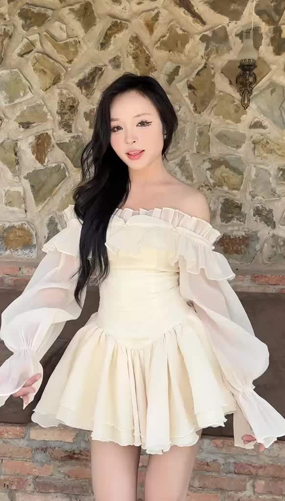 ✅[Có Size XS, Xòe 4 lớp] Váy Trễ Vai Bling Tiểu Thư Tay Phồng Kèm Quần Bảo Hộ Hàng May 4 Lớp Vải | BigBuy360 - bigbuy360.vn