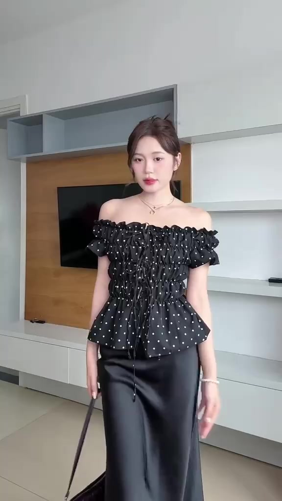 Áo Smocking SAIGONESE Hoạ Tiết Chấm Bi Nhún Bo Thun Cotton Trễ Vai Đan Dây Mặc 2 Kiểu Cho Nữ - A10SP | BigBuy360 - bigbuy360.vn