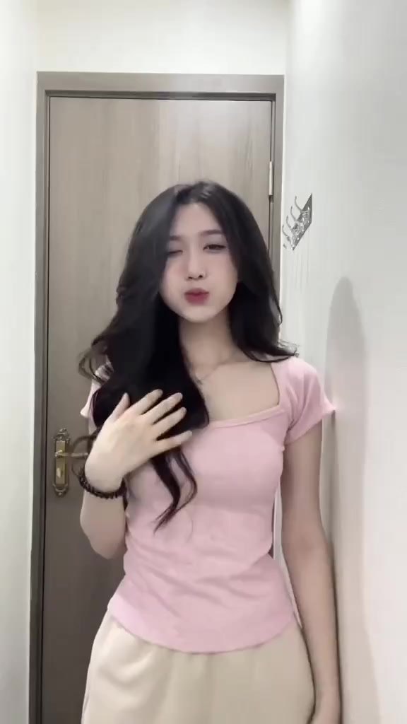 Áo Thun Cúp Cổ Vuông ôm gọn chất tăm lông mịn mát Moonly ( Có bigsize) | BigBuy360 - bigbuy360.vn
