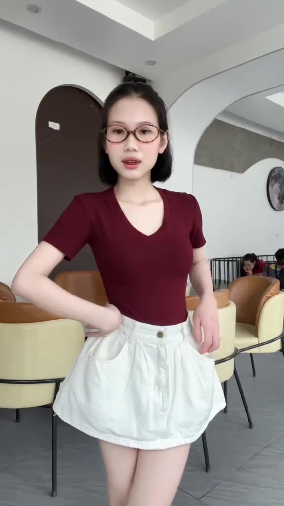Áo thun cổ tim trơn basic cotton lông mịn JUSTDUN A2 | BigBuy360 - bigbuy360.vn