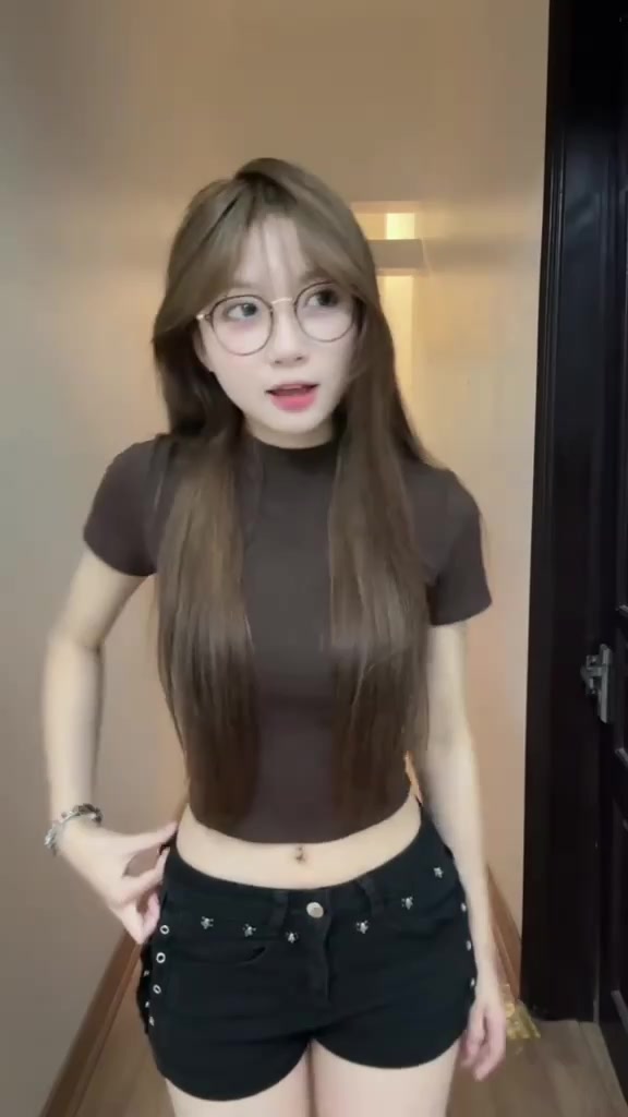 Áo thun croptop cộc tay nữ basic chất cotton mịn co giãn Justdun CT4 | BigBuy360 - bigbuy360.vn