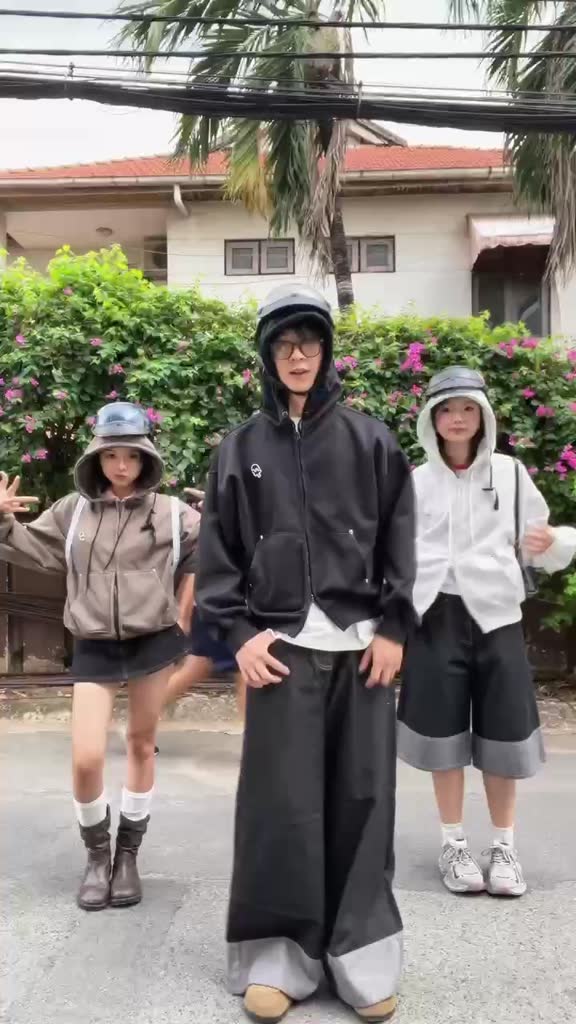 Calem.Club - Áo khoác nỉ Hoodie zip ChillPop chất vải nỉ 2 da có túi trong Boxy form rộng unisex nam nữ -có kèm ghim cài | BigBuy360 - bigbuy360.vn