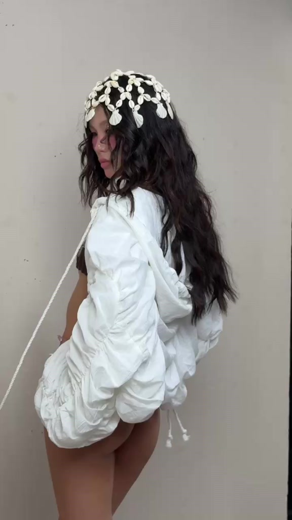 TSUN - Cloudlet Jacket Áo Khoác Nữ Tay Phồng Nhún Bèo Trắng Sexy Gợi Cảm | BigBuy360 - bigbuy360.vn