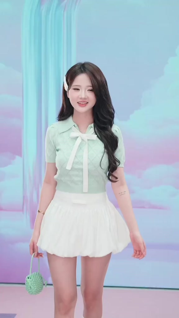 TINGOAN® - Áo len xanh mint crop bề mặt len hoạ tiết quả trám buộc nơ YURI YURI TOP/MINT | BigBuy360 - bigbuy360.vn