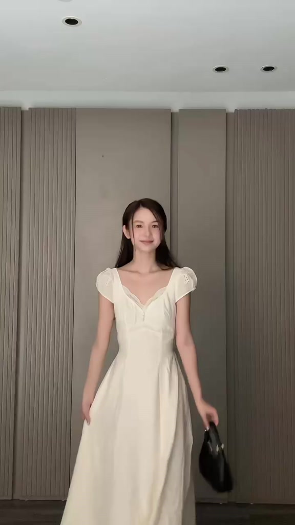 Váy dài nhẹ nhàng xô thêu hoa tiểu thư MOCA DRESS - COQUI, đầm nàng thơ dịu dàng | BigBuy360 - bigbuy360.vn