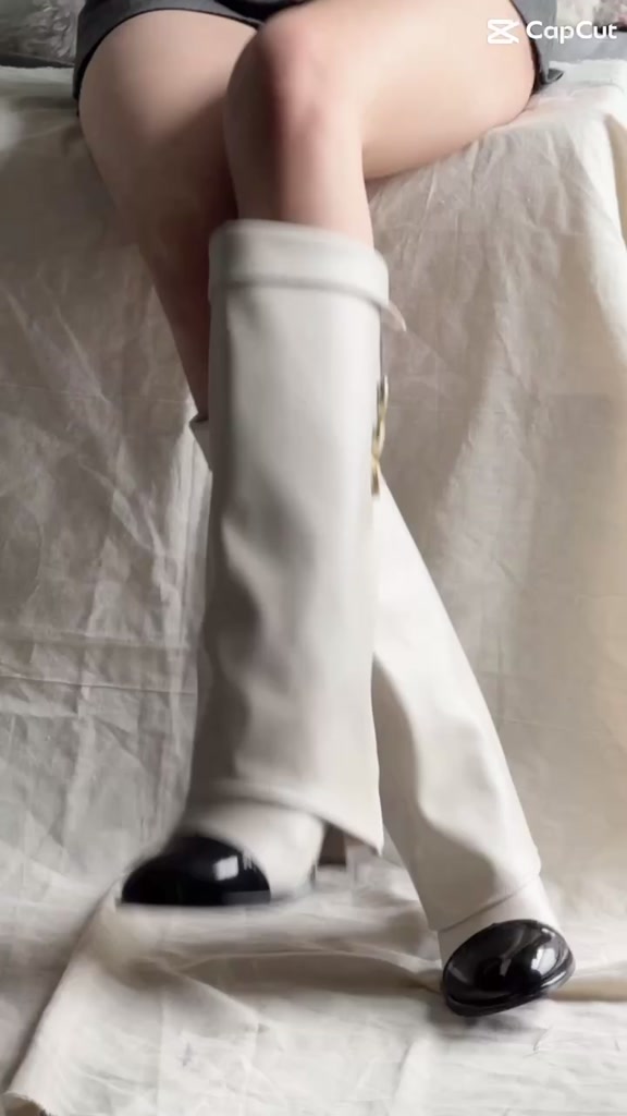 HÀNG CÓ SẴN GIAO NGAY🎀Ballet Belle🎀 Bốt Da Chiến Binh Mijili Ống Đứng Cao 3 Khuy Mũi Đen Có Gót 5cm MJL Cổ Điển C9717-1 | BigBuy360 - bigbuy360.vn