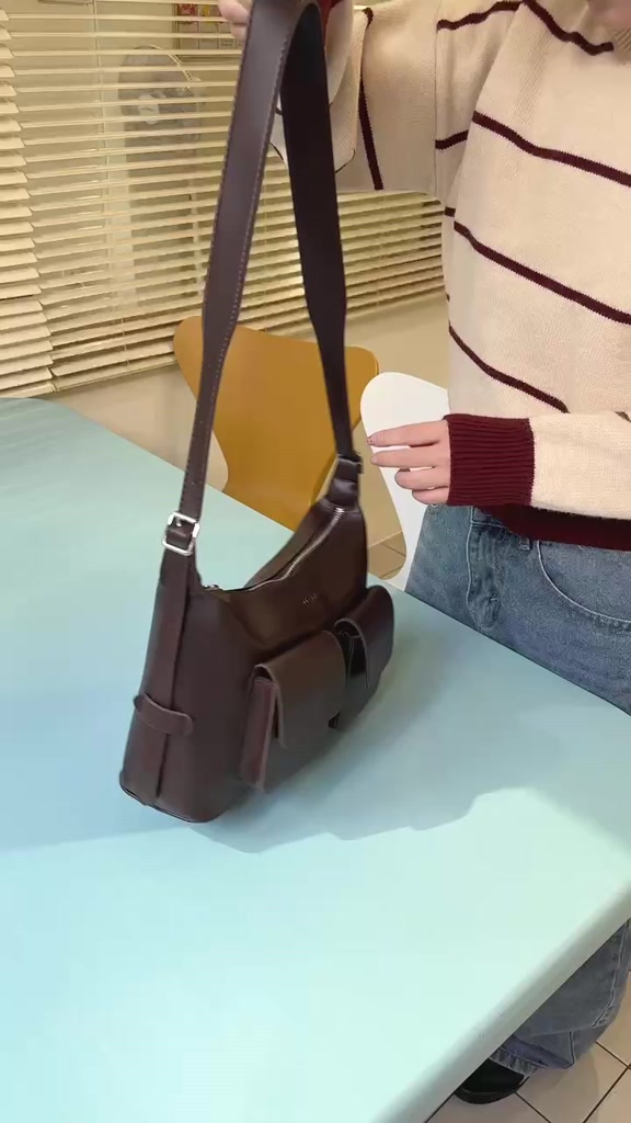 Túi xách Vuông Shop®️ Carry | BigBuy360 - bigbuy360.vn