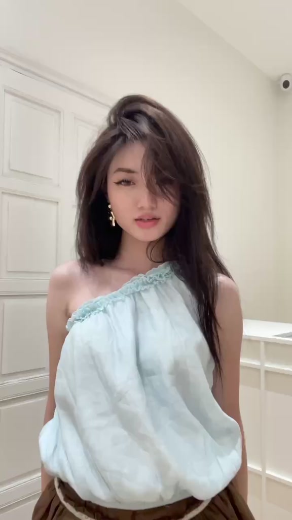 LIBEROSIS - Áo form bí hở vai mùa hè SWEET BUBBLE TOP (có hoạ tiết hoa trắng) | BigBuy360 - bigbuy360.vn