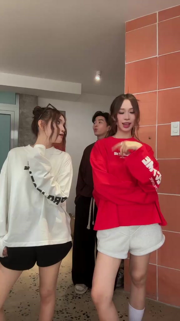 [COLLECTION TẾT] Áo Thun Tay Dài Chữ In Nổi Chất Vải Cotton 250GSM Boxy Unisex Nhiều Màu | SSSTORE.Aestehtic | BigBuy360 - bigbuy360.vn