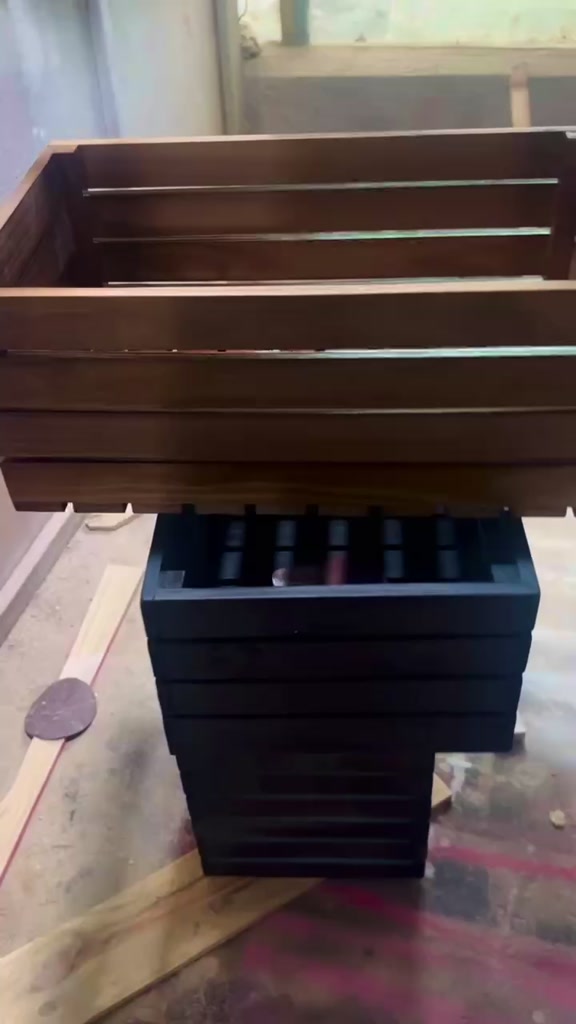 Thùng gỗ pallet đựng đồ, trang trí đa năng | BigBuy360 - bigbuy360.vn