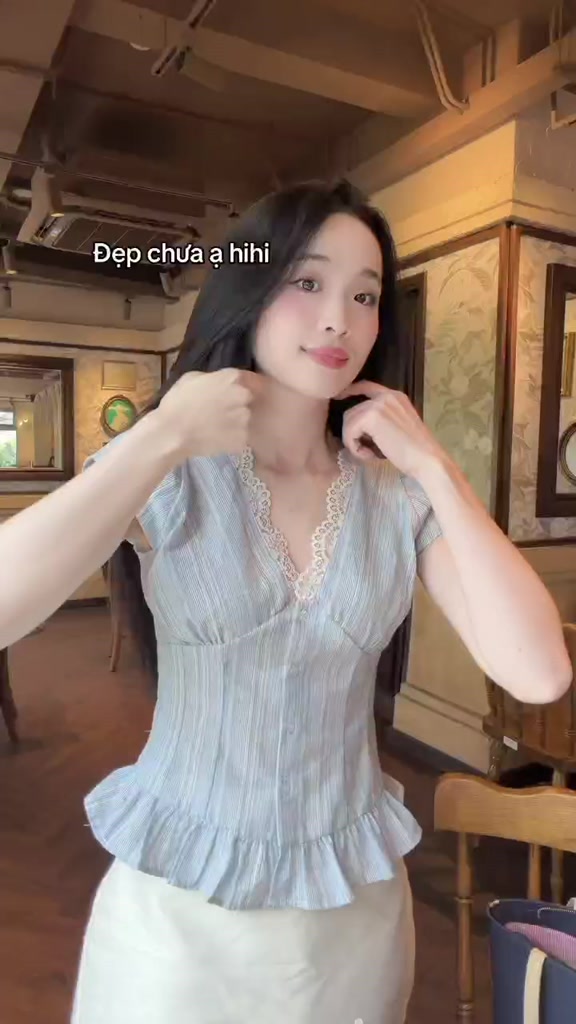 Áo sơ mi áo kiểu nữ tay con cổ V viền ren trẻ trung LAMO - B1512 | BigBuy360 - bigbuy360.vn