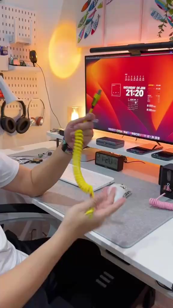 Dây Sạc Lò Xo 4IN1 Tiện Lợi - Đa Năng, Thiết Kế LÒ XO Kéo Dài 1.5M, Sạc Nhanh Chuẩn PD C - L 27W,C-C 65W, Copy Dữ Liệu | BigBuy360 - bigbuy360.vn