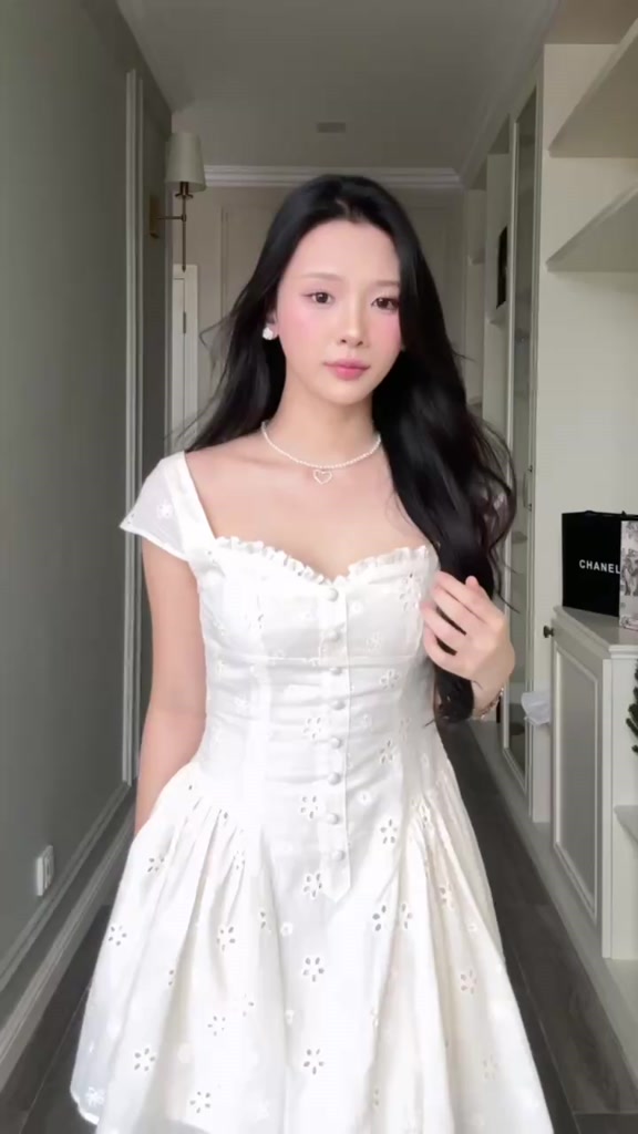 Đầm nàng thơ xinh nhẹ nhàng tiểu thư dáng xòe COQUI chất thô boi thêu hoa EMMA DRESS, đầm thiết kế tiểu thư trắng | BigBuy360 - bigbuy360.vn