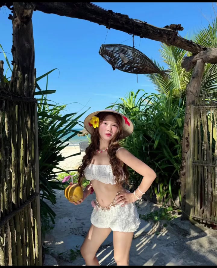 Set Đồ Đi Biển TWENTI Gồm Short Bí Tầng Ren và Áo Bra | BigBuy360 - bigbuy360.vn