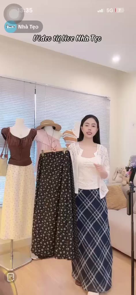 [Nhà Tẹo] Chân váy voan dài dáng đuôi cá hoạ tiết kẻ chéo/ chấm bi hai lớp “BIGO” | BigBuy360 - bigbuy360.vn