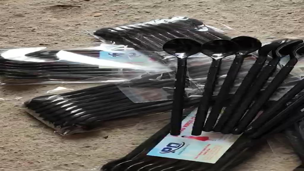 set 50 Muỗng sinh tố, muỗng cà phê, trà sữa bằng nhựa 18cm màu đen giá siêu rẻ