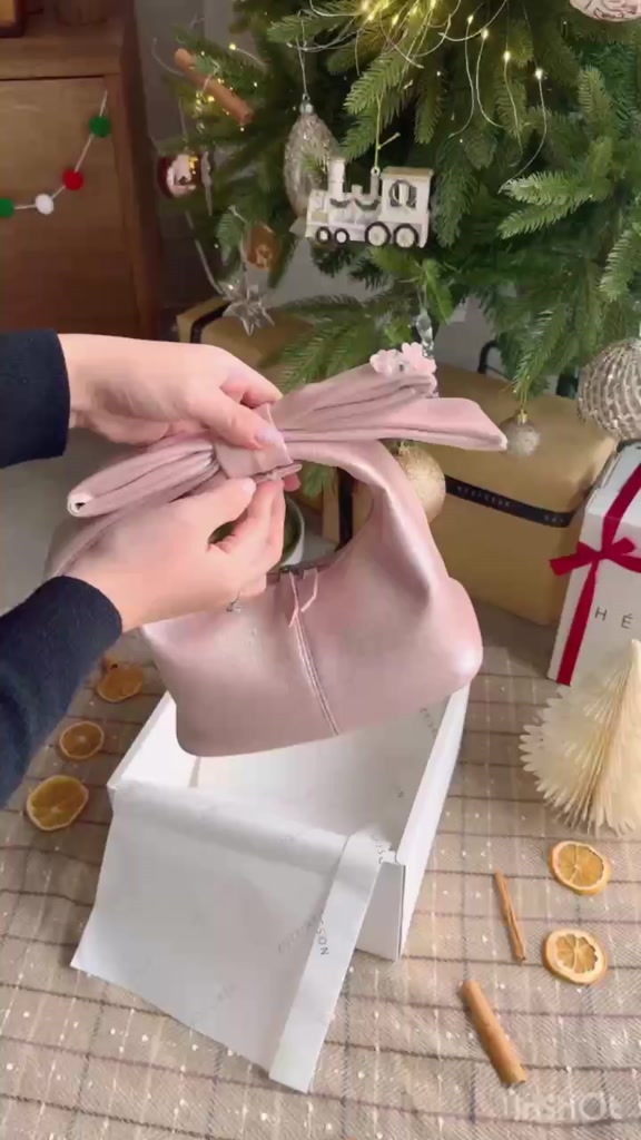 Túi nữ Chow bag Hérisson màu hồng nhũ  + nơ tháo rời | BigBuy360 - bigbuy360.vn