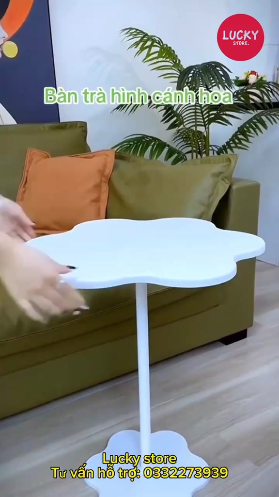 Bàn trà cánh hoa trắng, kệ decor sang trọng chân sắt tròn | BigBuy360 - bigbuy360.vn