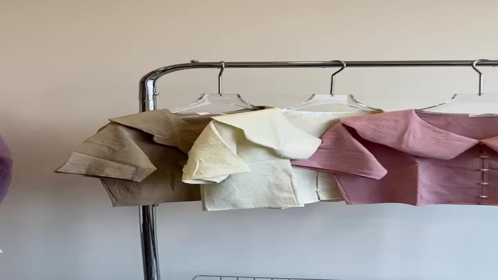 Áo sơ mi croptop, Áo croptop cổ bèo kiểu phối khuy ngọc màu vintage xinh xắn | BigBuy360 - bigbuy360.vn