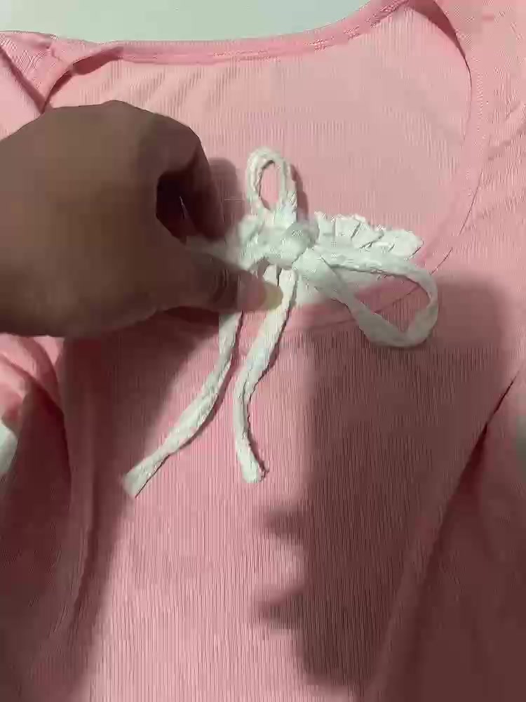 ÁO THUN CROPTOP PHỐI BÈO TRƯỚC CỘT NƠ H660 | BigBuy360 - bigbuy360.vn