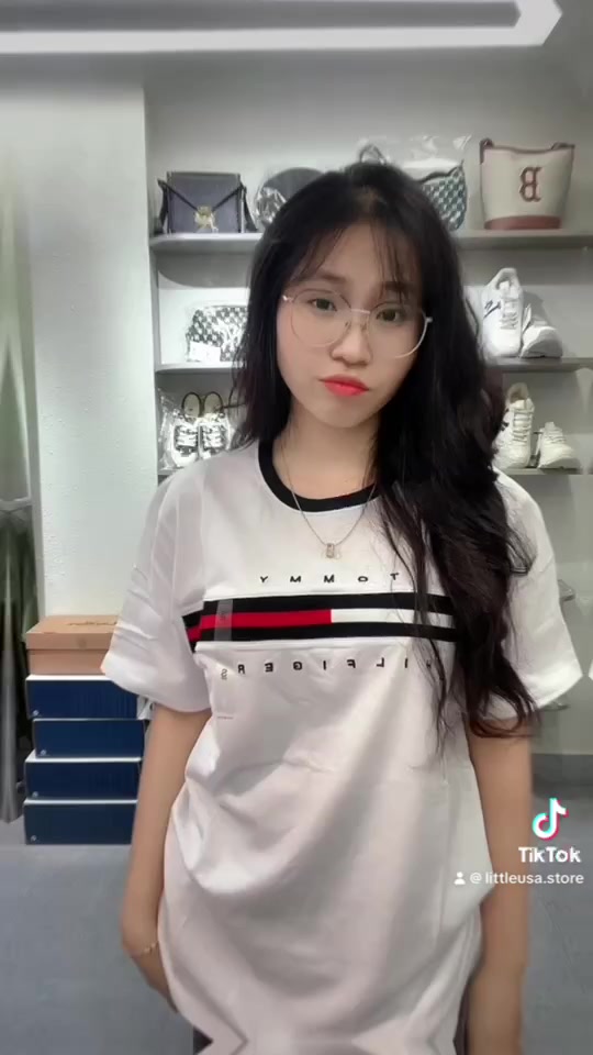 Áo thun nam nữ Tommi Hilfiger Essential Flag Logo T-Shirt Hàng Chính Hãng | BigBuy360 - bigbuy360.vn