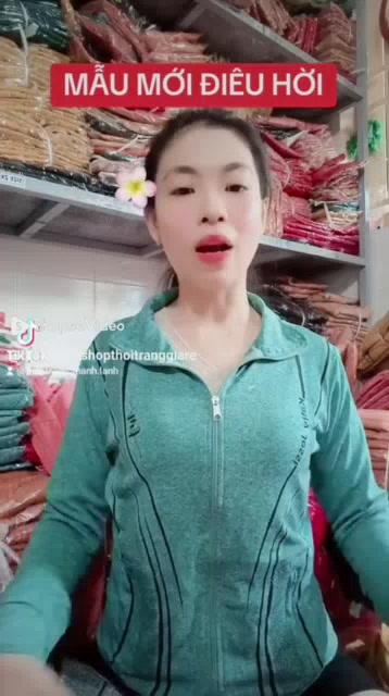 ÁO KHOÁC THỂ THAO CỔ TRỤ ( chất vải mềm nhẹ, mặc mát, co giãn tốt, thoải mái khi vận động) | BigBuy360 - bigbuy360.vn