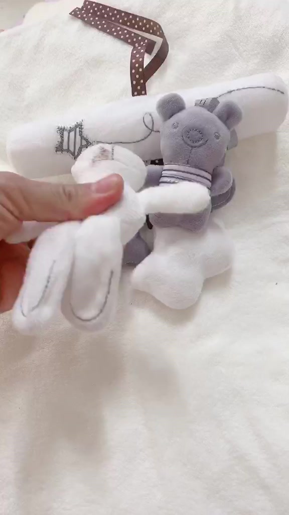 Đồ chơi treo nôi phát nhạc