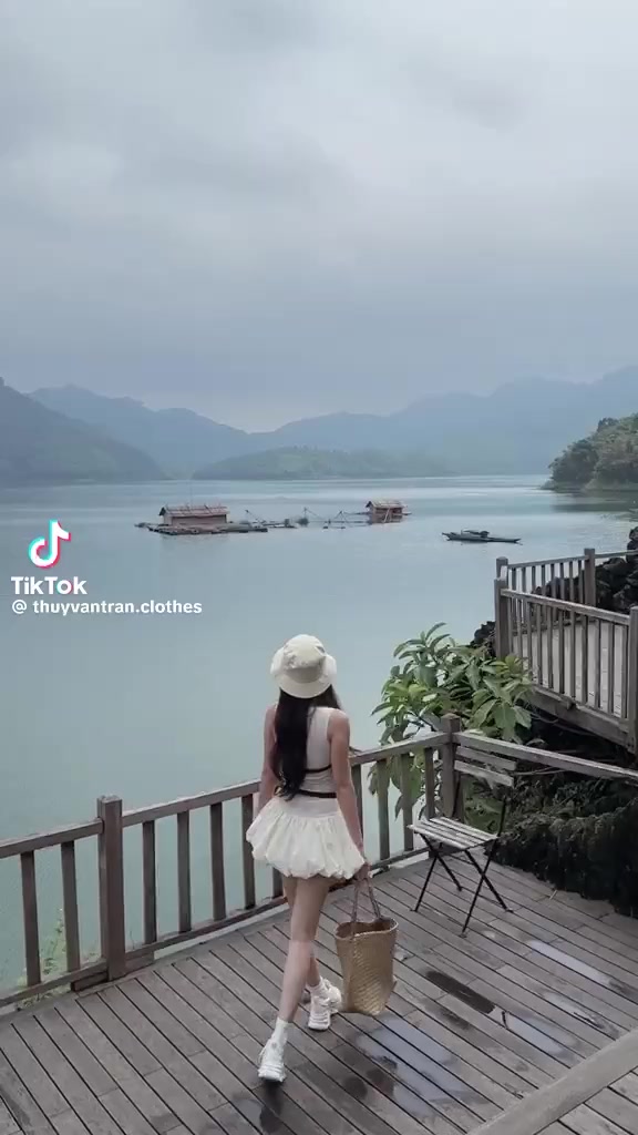 (Sẵn) Váy cổ U dáng ngắn chân bồng tkcc 𝐁𝐀𝐆𝐄𝐎 | BigBuy360 - bigbuy360.vn