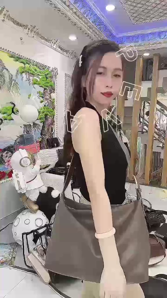 Gợi ý các mẫu túi công sở size to cho phái đẹp