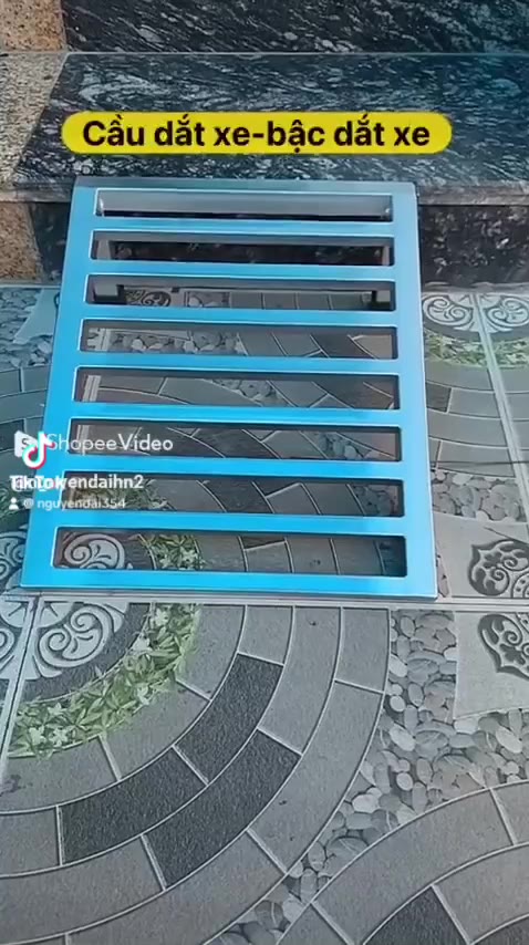 Cầu dắt xe-thang dắt xe lên xuống bậc thềm