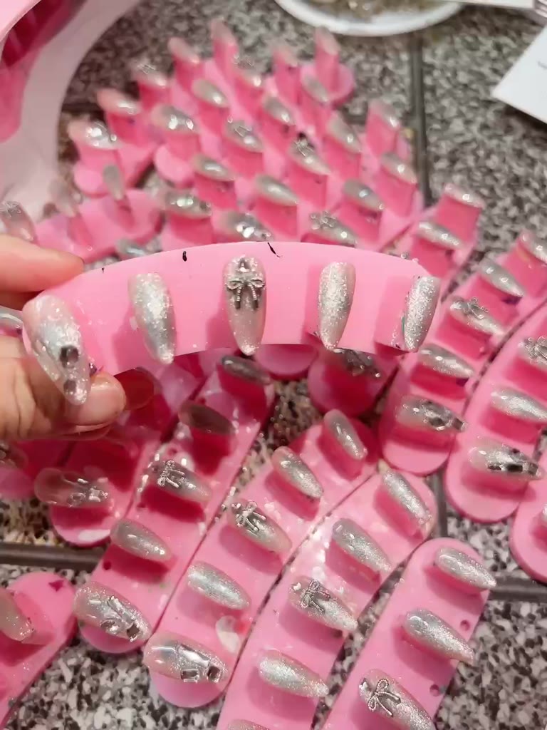 NAILBOX thiết kế .móng giả .sơn gel .đầy đủ mẫu sang chảnh, bánh bèo,chamr đá.  hoạt hình .thú cute. | BigBuy360 - bigbuy360.vn