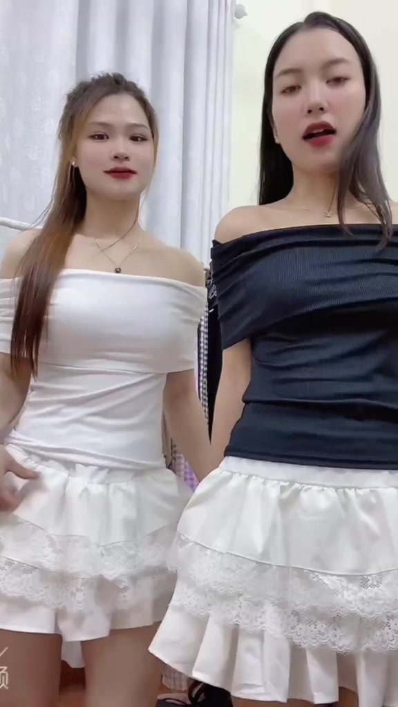 Áo Croptop Trễ Vai Chất Thun Zip Co Giãn Bệt Vai Sang Chảnh | BigBuy360 - bigbuy360.vn