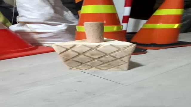 Cục chặn bánh xe ô tô bằng gỗ