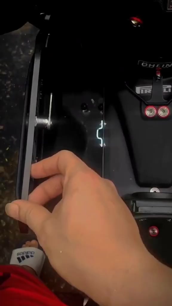 Rổ Appi V2 có KHÓA cho xe máy