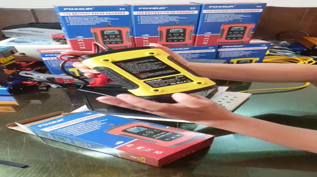 Sạc bình ắc quy 12v ô tô xe máy Foxsur