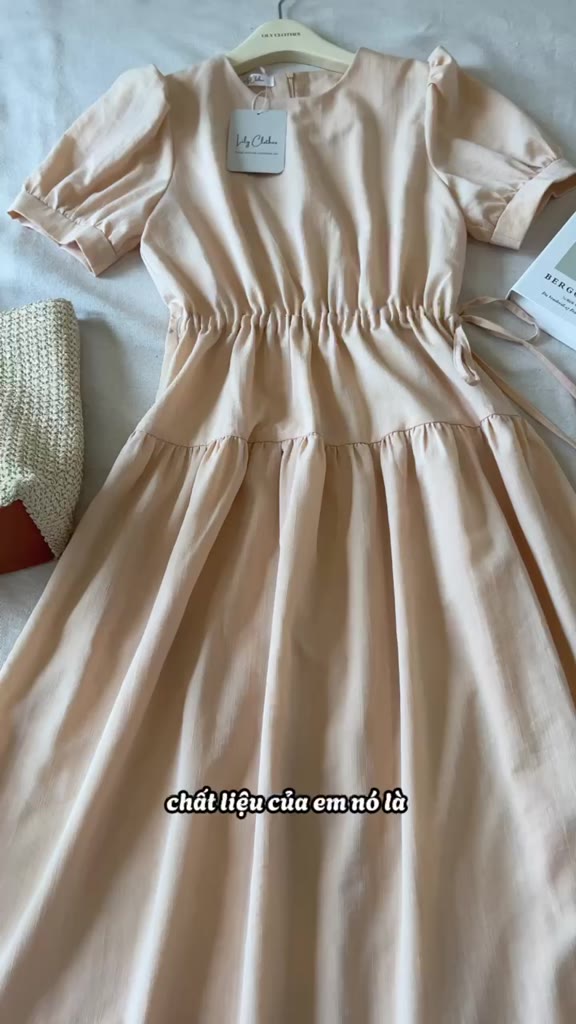 Váy Midi Cổ Tròn Tay Bồng Lily.clothes