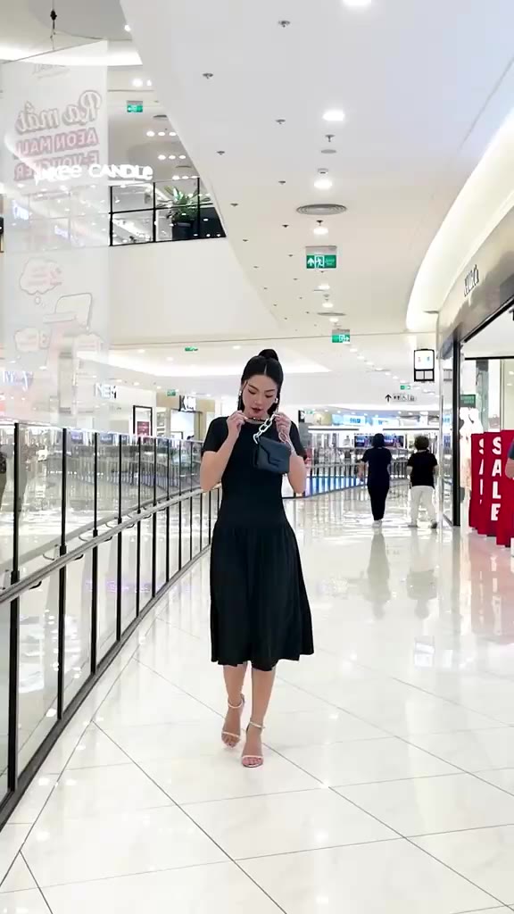 Đầm thun ôm tạo kiểu, Đầm nữ cổ tròn xếp ly hiện đại IVY moda MS 42T0237 | BigBuy360 - bigbuy360.vn