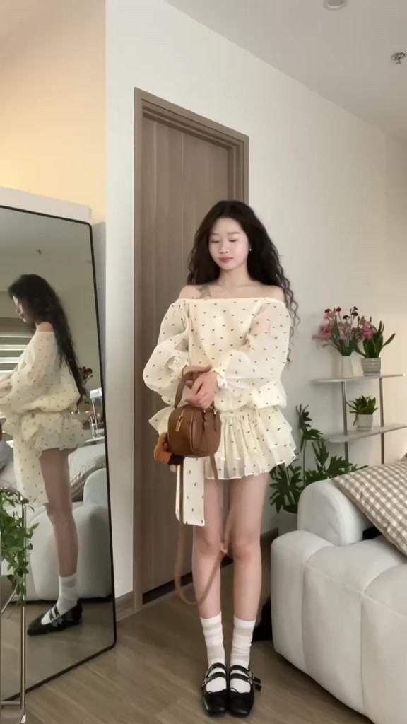 [VIDEO/ SẴN] VÁY TRỄ VAI DÁNG BÍ DÀI TAY BỒNG BO CHUN HÔNG ĐÍNH NƠ SIÊU XINH V14 | BigBuy360 - bigbuy360.vn