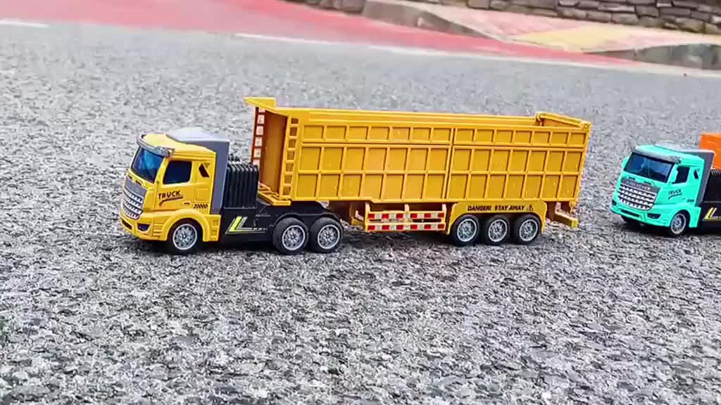 Xe container điều khiển từ xa pin sạc